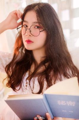 三根硕大一起挤入她的花苞演员表